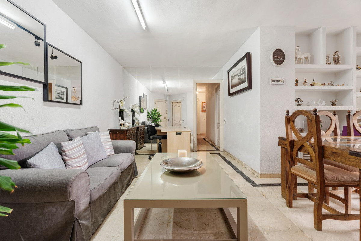 4 Bed Apartment for sale in Marbella Costa Del Sol, Málaga, Spain