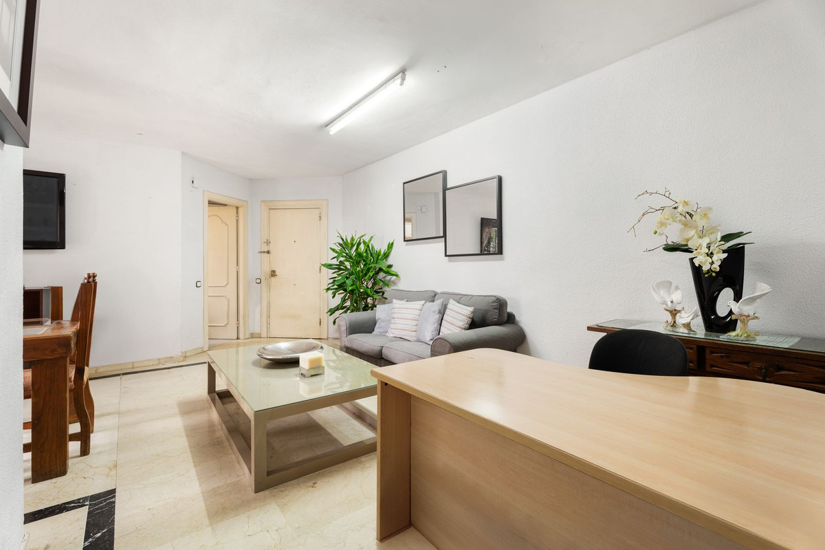 4 Bed Apartment for sale in Marbella Costa Del Sol, Málaga, Spain