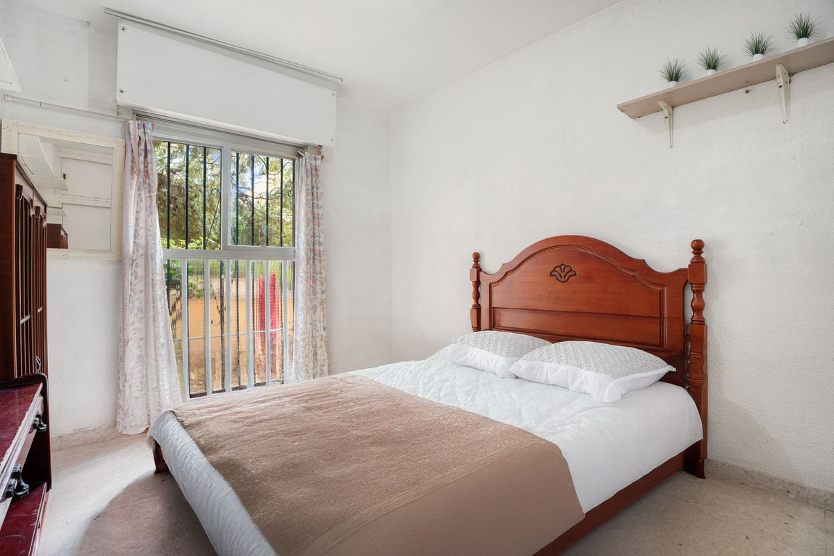 4 Bed Apartment for sale in Marbella Costa Del Sol, Málaga, Spain