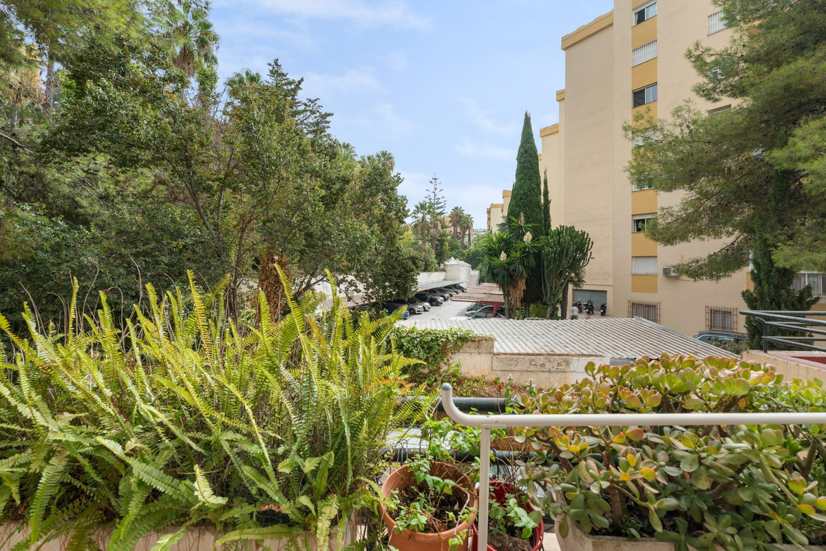 4 Bed Apartment for sale in Marbella Costa Del Sol, Málaga, Spain
