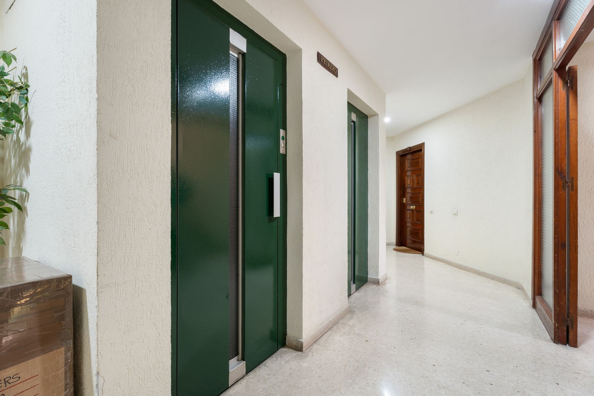 4 Bed Apartment for sale in Marbella Costa Del Sol, Málaga, Spain
