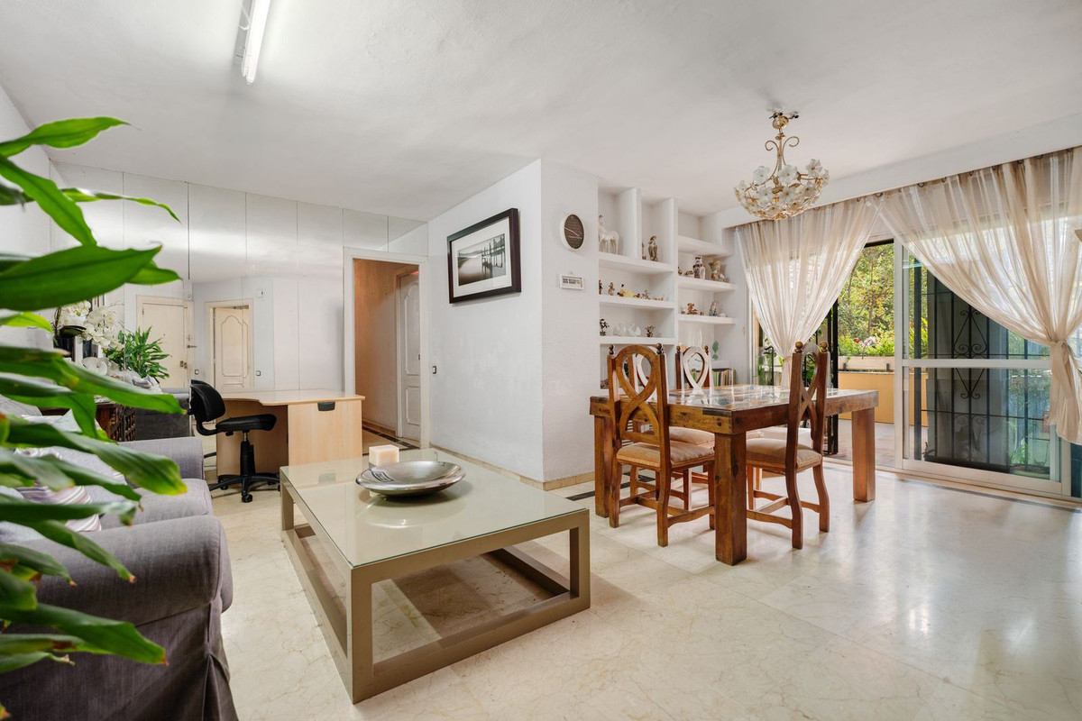 4 Bed Apartment for sale in Marbella Costa Del Sol, Málaga, Spain