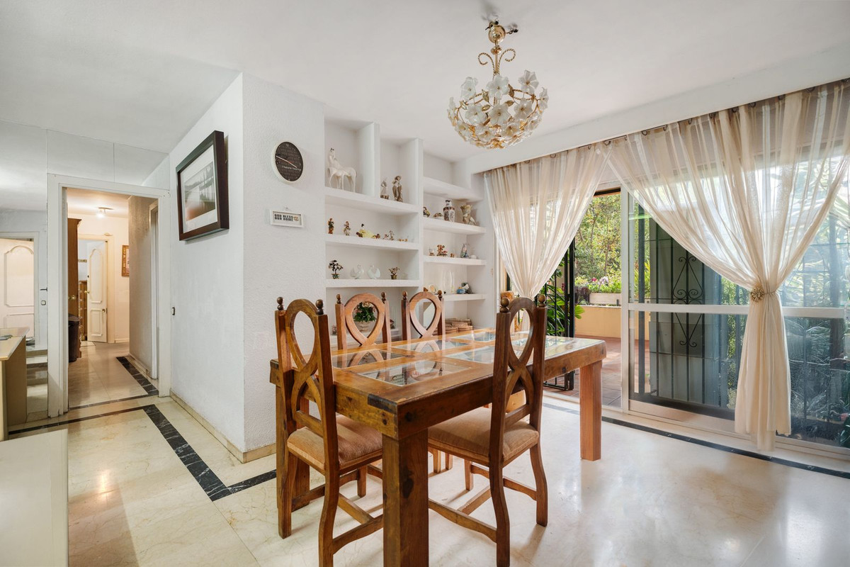 4 Bed Apartment for sale in Marbella Costa Del Sol, Málaga, Spain