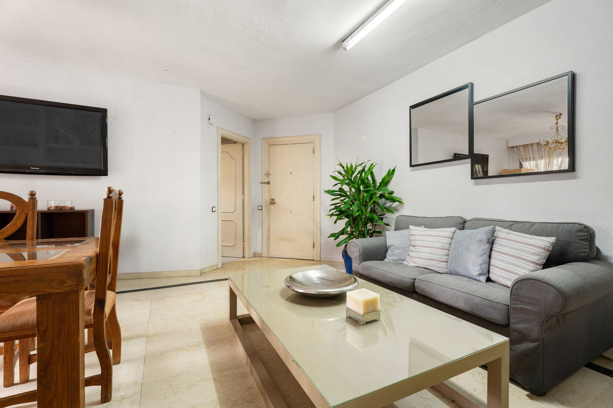 4 Bed Apartment for sale in Marbella Costa Del Sol, Málaga, Spain