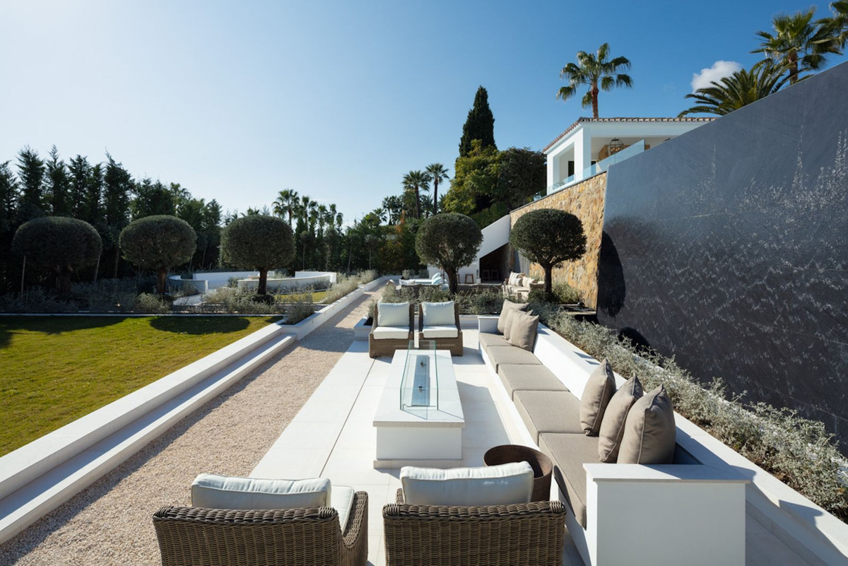 5 Bed Townhouse for sale in Marbella Costa Del Sol, Málaga, Spain