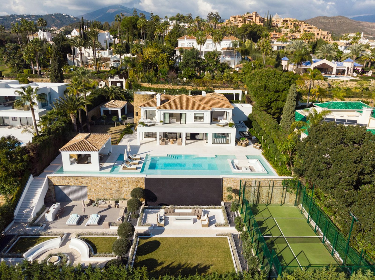 5 Bed Townhouse for sale in Marbella Costa Del Sol, Málaga, Spain
