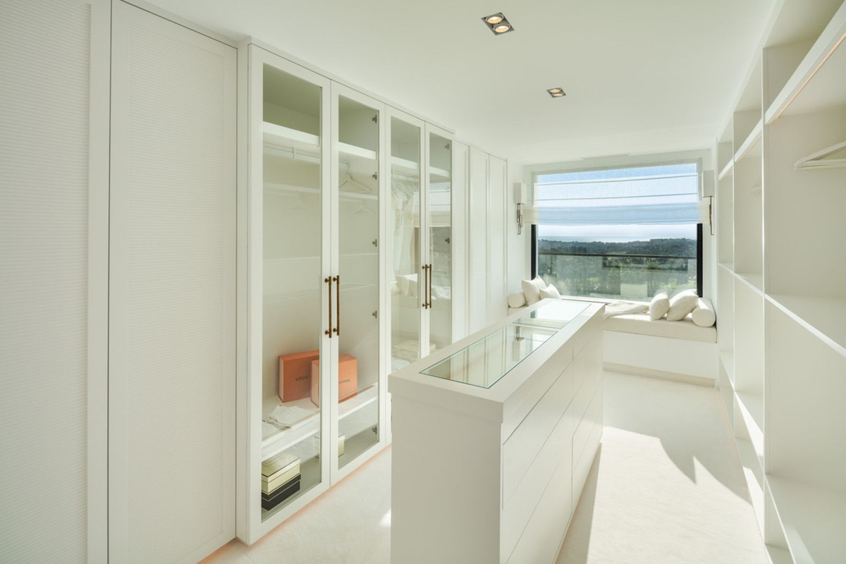 5 Bed Townhouse for sale in Marbella Costa Del Sol, Málaga, Spain