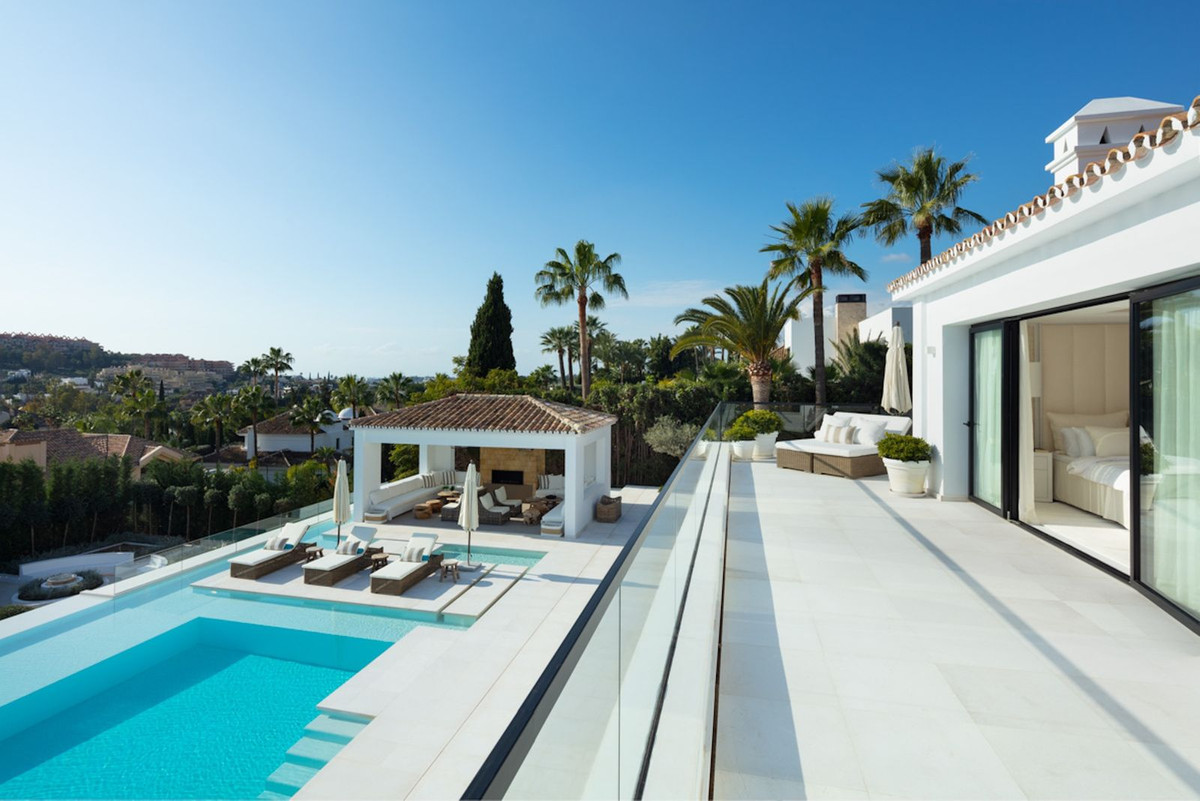 5 Bed Townhouse for sale in Marbella Costa Del Sol, Málaga, Spain
