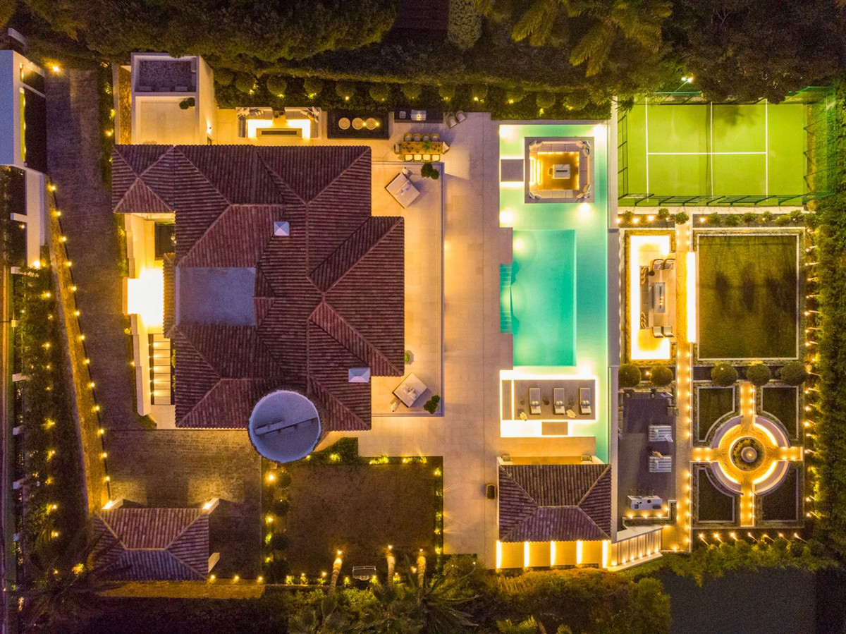 5 Bed Townhouse for sale in Marbella Costa Del Sol, Málaga, Spain