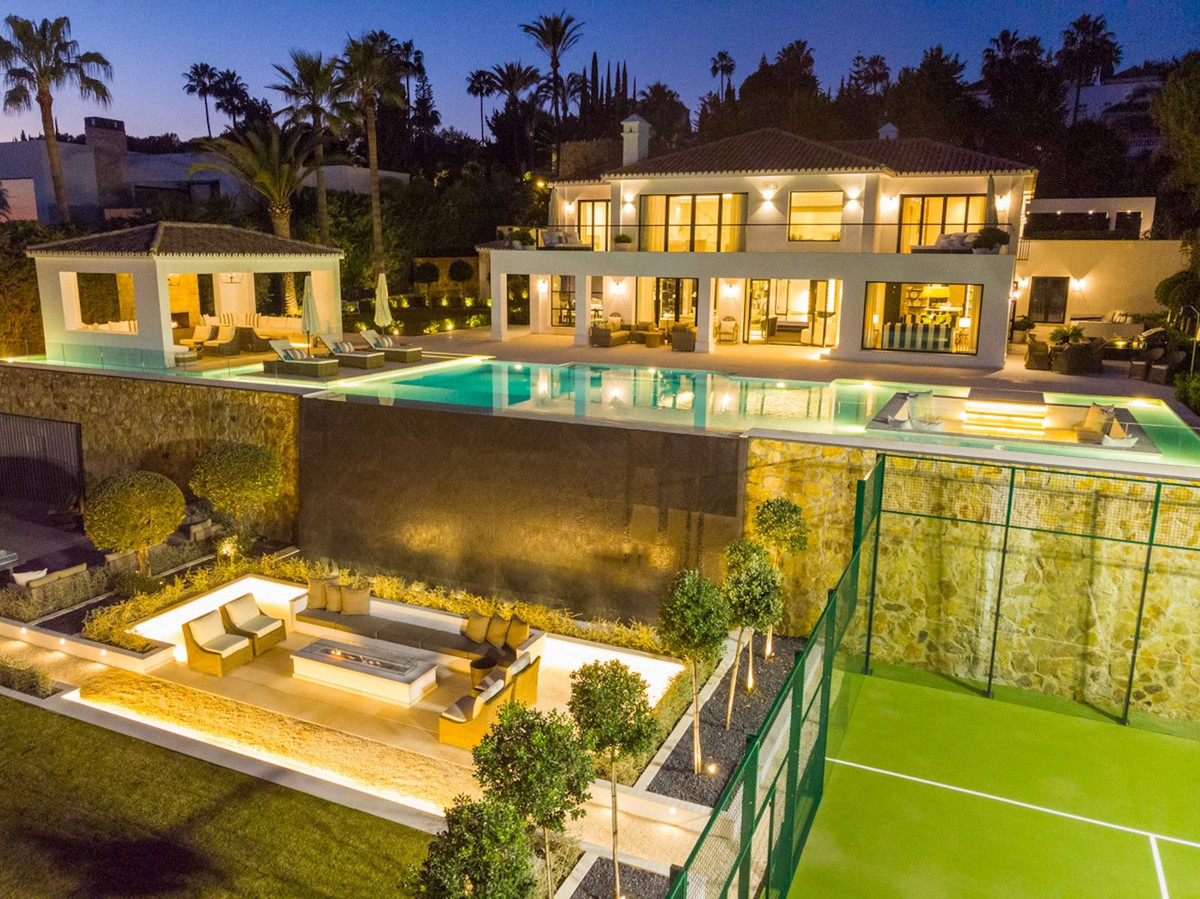 5 Bed Townhouse for sale in Marbella Costa Del Sol, Málaga, Spain
