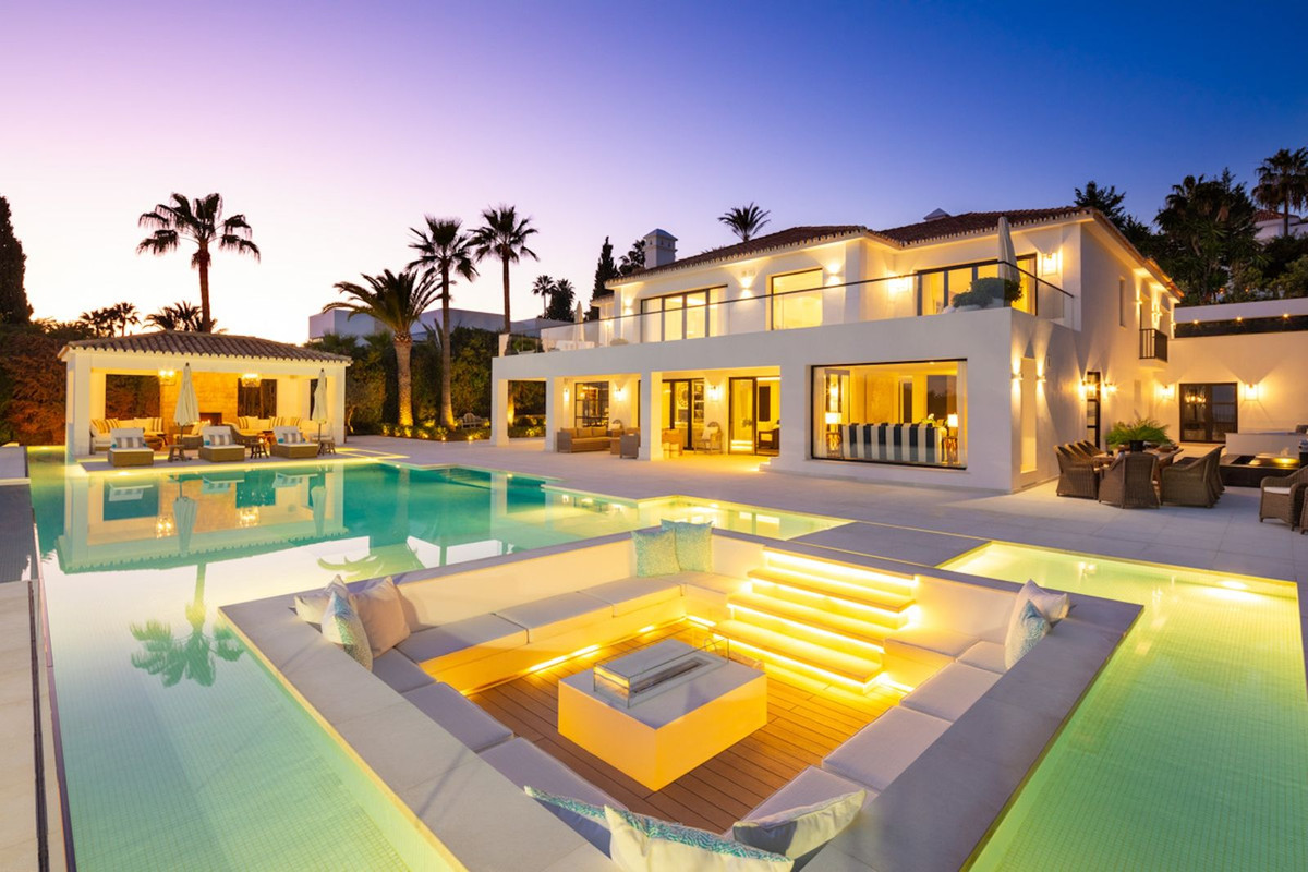 5 Bed Townhouse for sale in Marbella Costa Del Sol, Málaga, Spain
