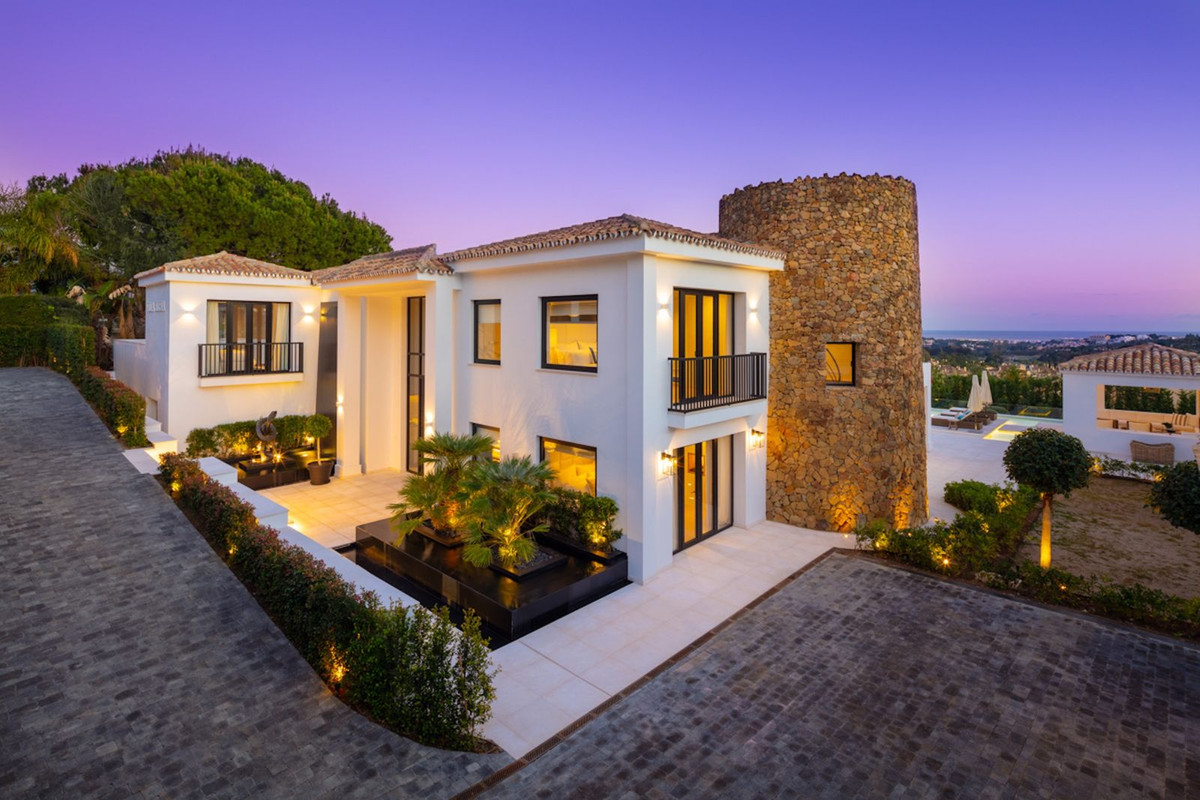 5 Bed Townhouse for sale in Marbella Costa Del Sol, Málaga, Spain