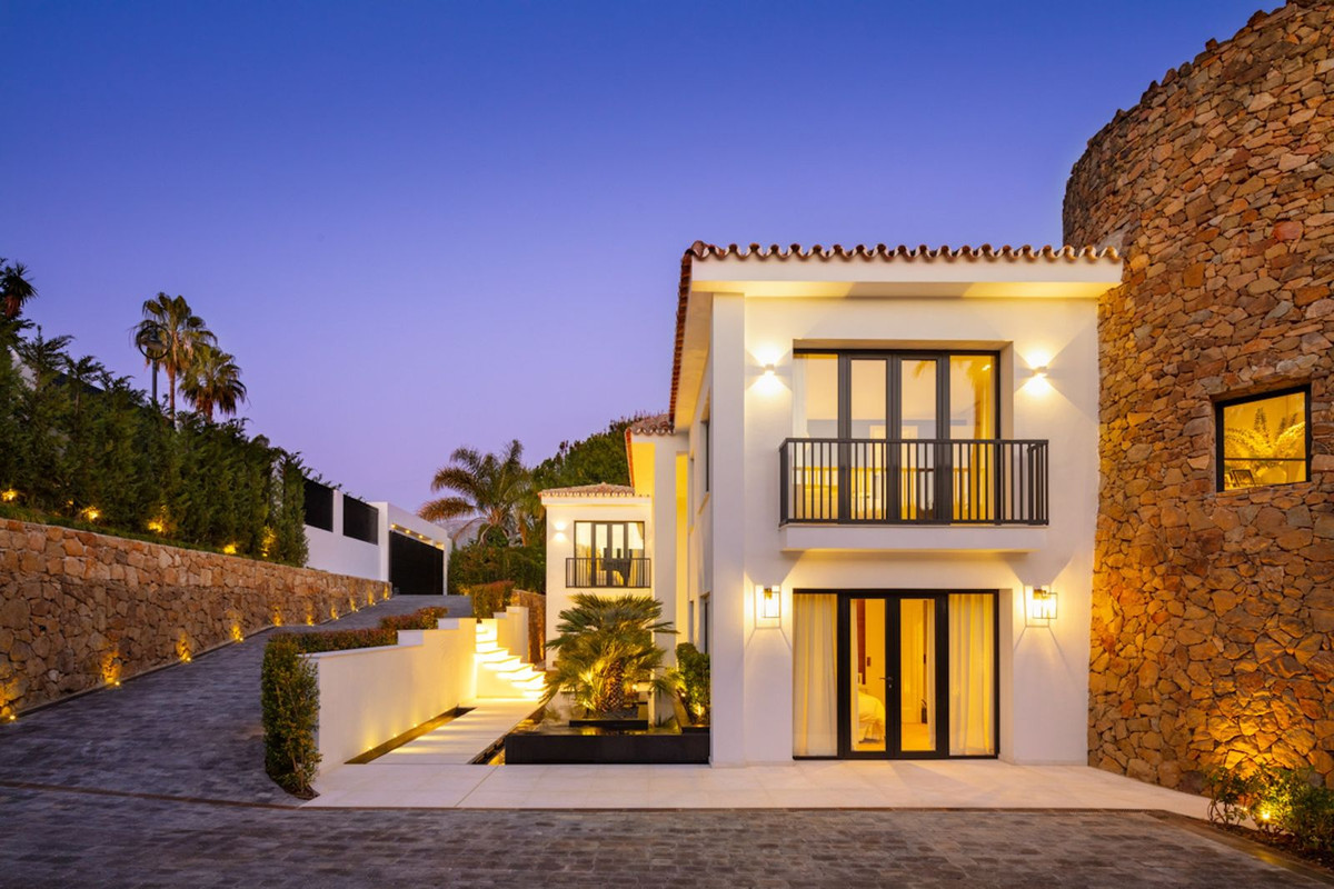 5 Bed Townhouse for sale in Marbella Costa Del Sol, Málaga, Spain