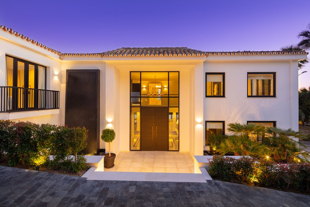 5 Bed Townhouse for sale in Marbella Costa Del Sol, Málaga, Spain