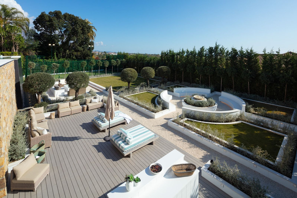 5 Bed Townhouse for sale in Marbella Costa Del Sol, Málaga, Spain
