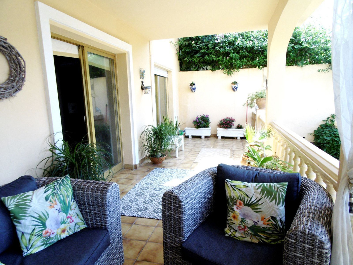 4 Bed Townhouse for sale in Sierrezuela Costa Del Sol, Málaga, Spain