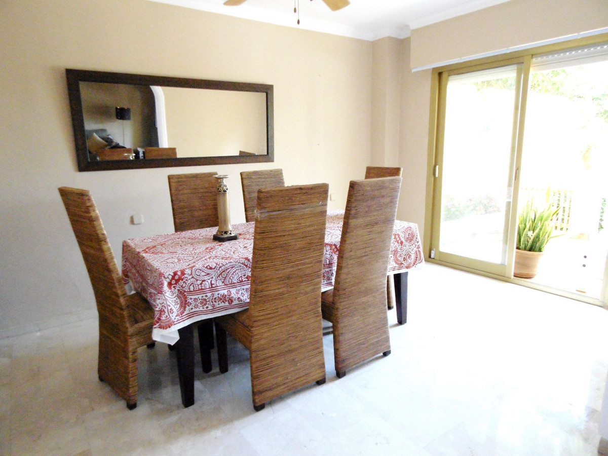 4 Bed Townhouse for sale in Sierrezuela Costa Del Sol, Málaga, Spain