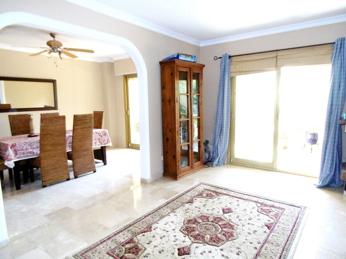 4 Bed Townhouse for sale in Sierrezuela Costa Del Sol, Málaga, Spain