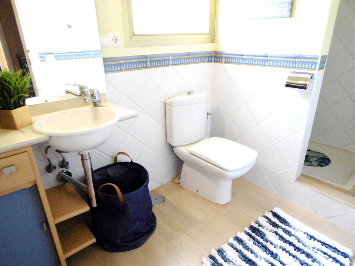 4 Bed Townhouse for sale in Sierrezuela Costa Del Sol, Málaga, Spain