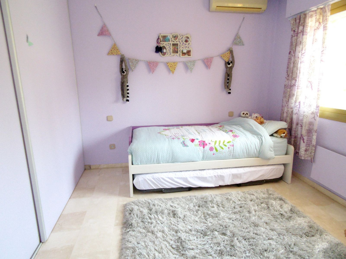 4 Bed Townhouse for sale in Sierrezuela Costa Del Sol, Málaga, Spain