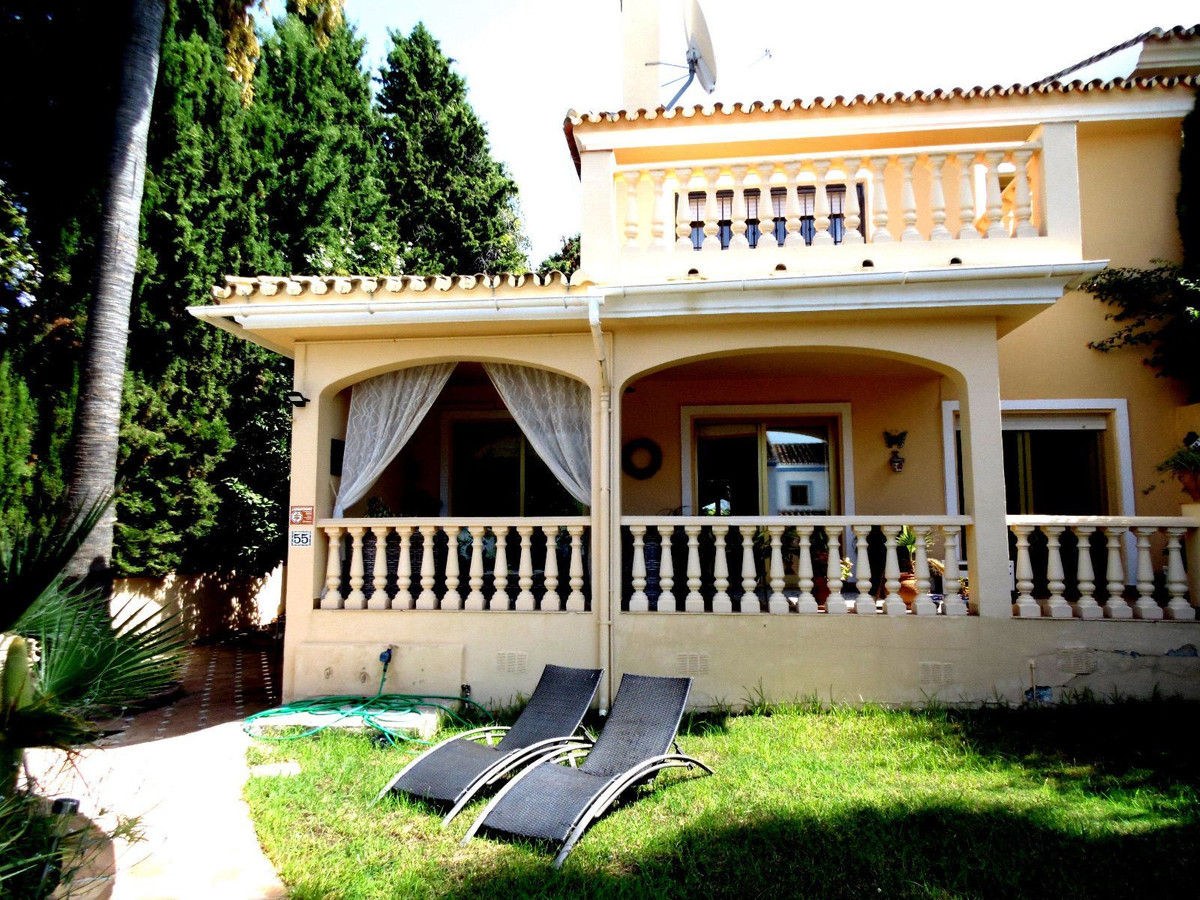 4 Bed Townhouse for sale in Sierrezuela Costa Del Sol, Málaga, Spain