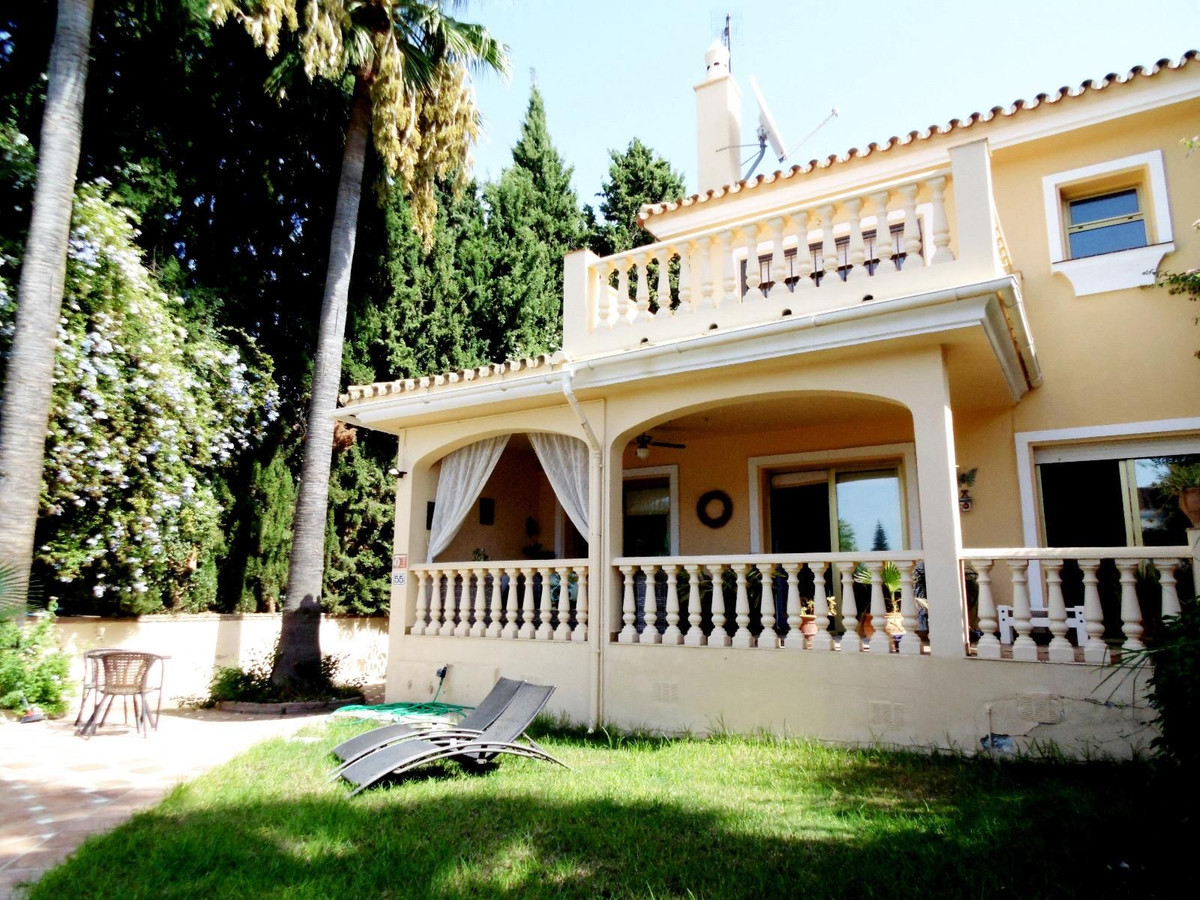 4 Bed Townhouse for sale in Sierrezuela Costa Del Sol, Málaga, Spain