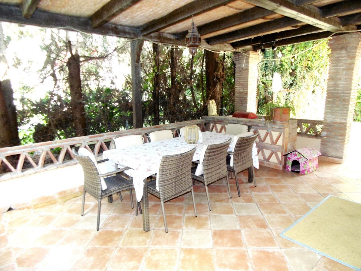 4 Bed Townhouse for sale in Sierrezuela Costa Del Sol, Málaga, Spain