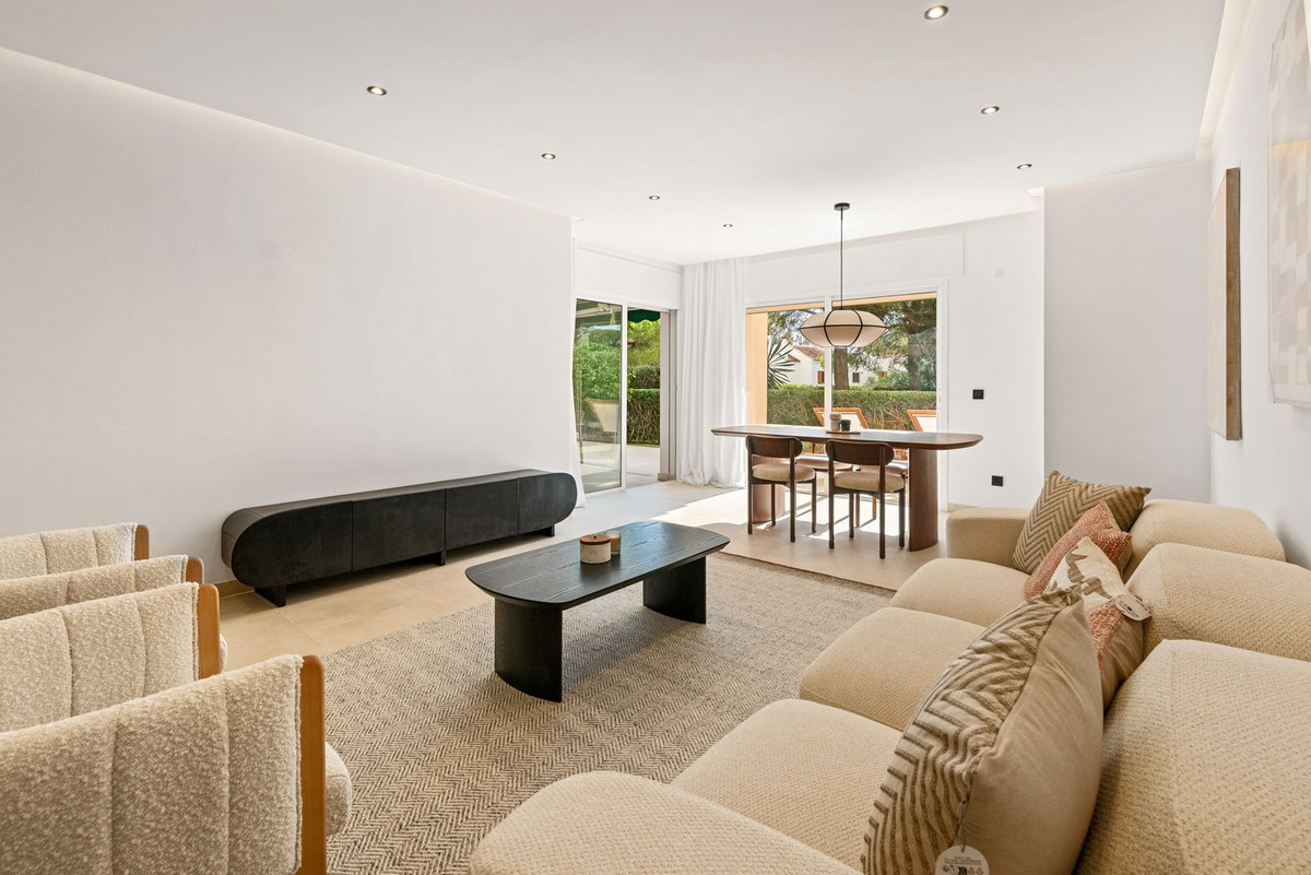 3 Bed Apartment for sale in Nueva Andalucía Costa Del Sol, Málaga, Spain