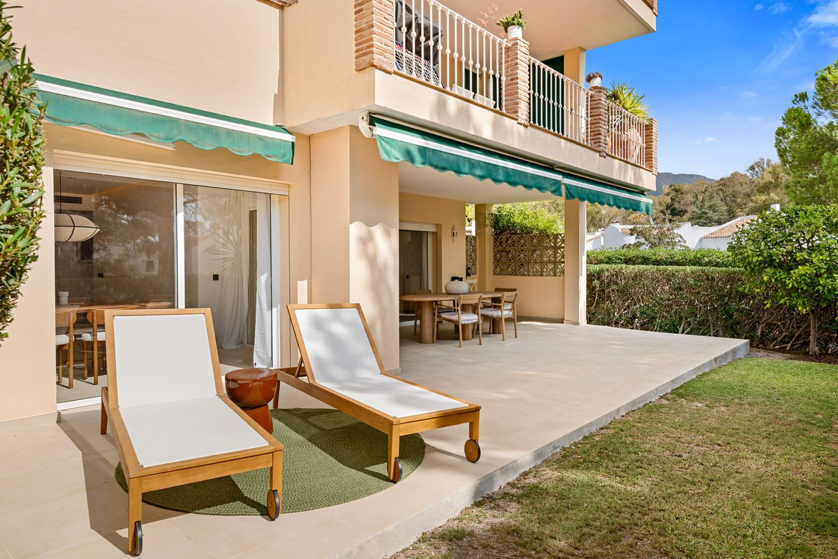 3 Bed Apartment for sale in Nueva Andalucía Costa Del Sol, Málaga, Spain