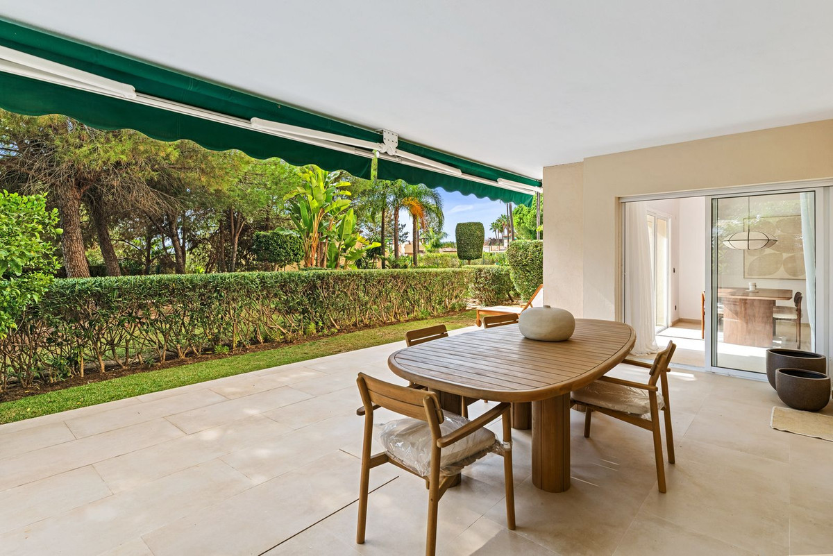 3 Bed Apartment for sale in Nueva Andalucía Costa Del Sol, Málaga, Spain
