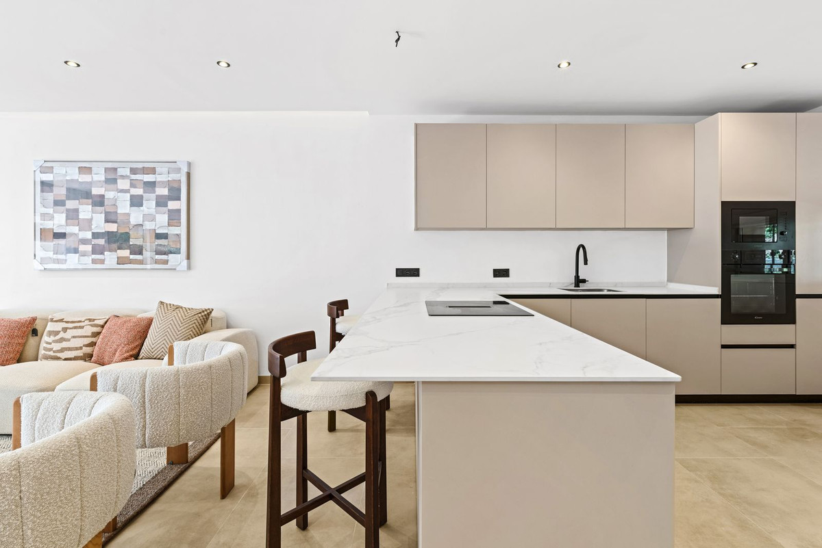 3 Bed Apartment for sale in Nueva Andalucía Costa Del Sol, Málaga, Spain
