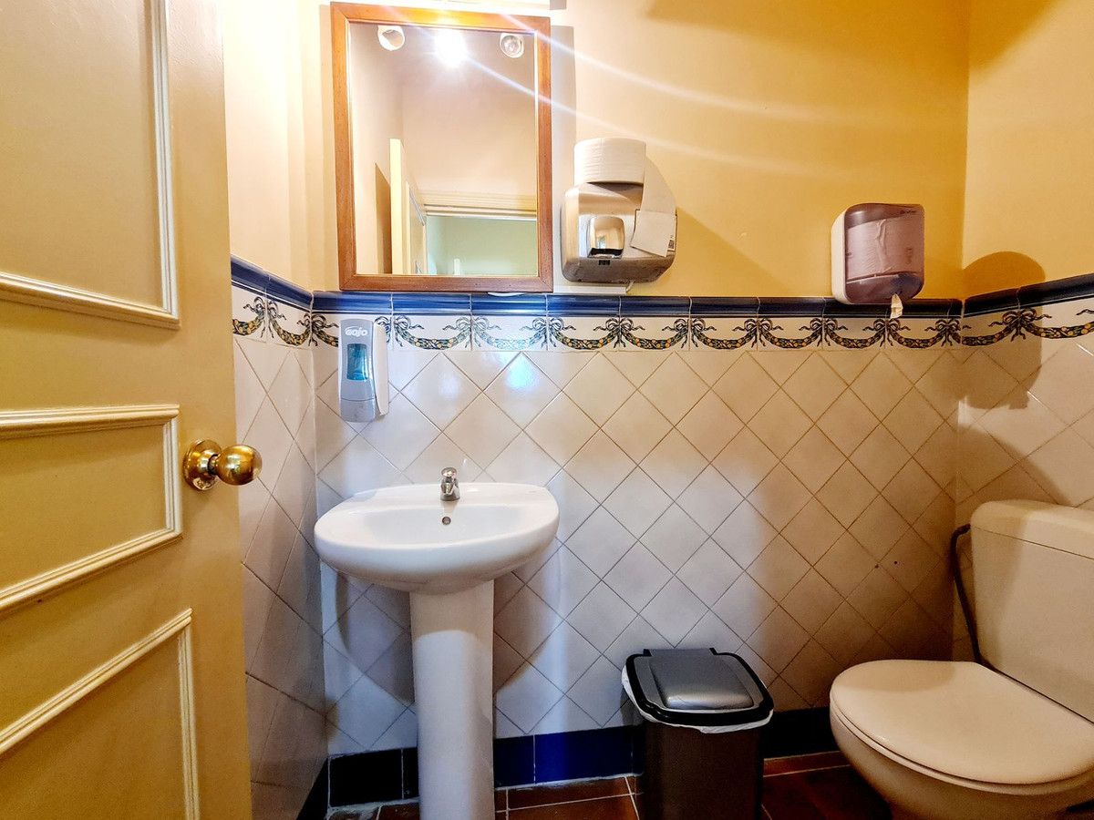 Commercial unit for sale in Marbella Costa Del Sol, Málaga, Spain