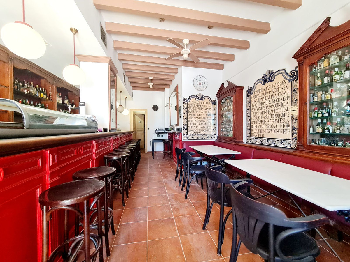 Commercial unit for sale in Marbella Costa Del Sol, Málaga, Spain