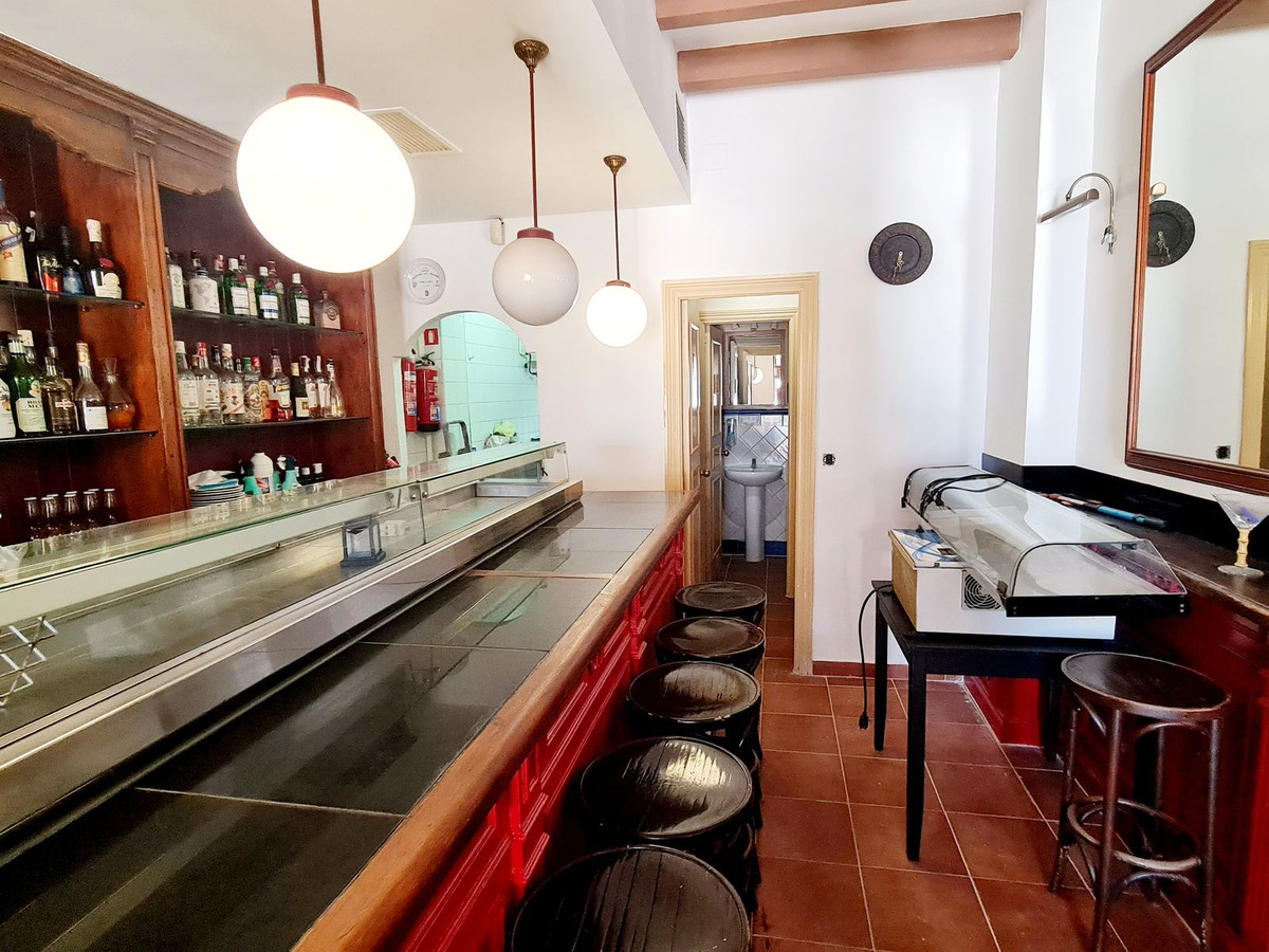 Commercial unit for sale in Marbella Costa Del Sol, Málaga, Spain