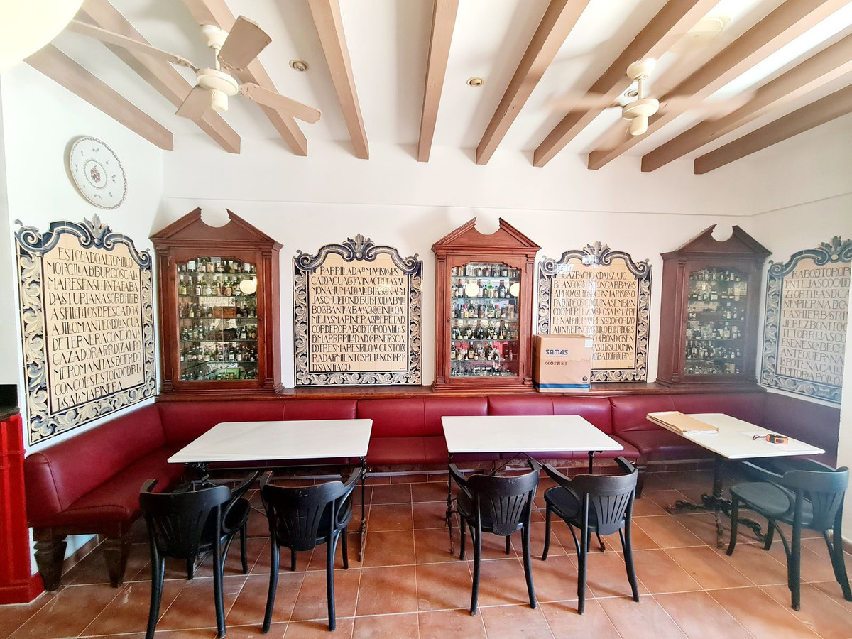 Commercial unit for sale in Marbella Costa Del Sol, Málaga, Spain