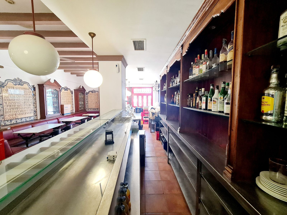 Commercial unit for sale in Marbella Costa Del Sol, Málaga, Spain