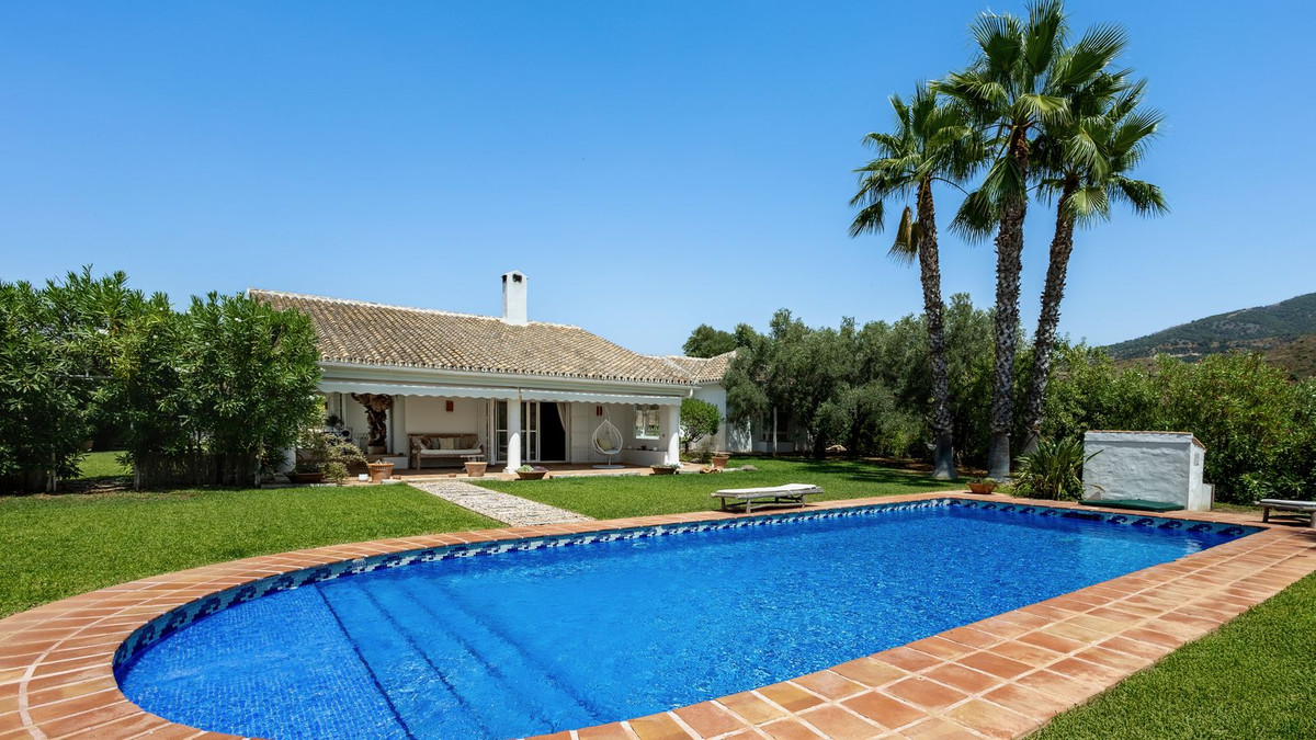 4 Bed Townhouse for sale in Alhaurín El Grande Costa Del Sol, Málaga, Spain
