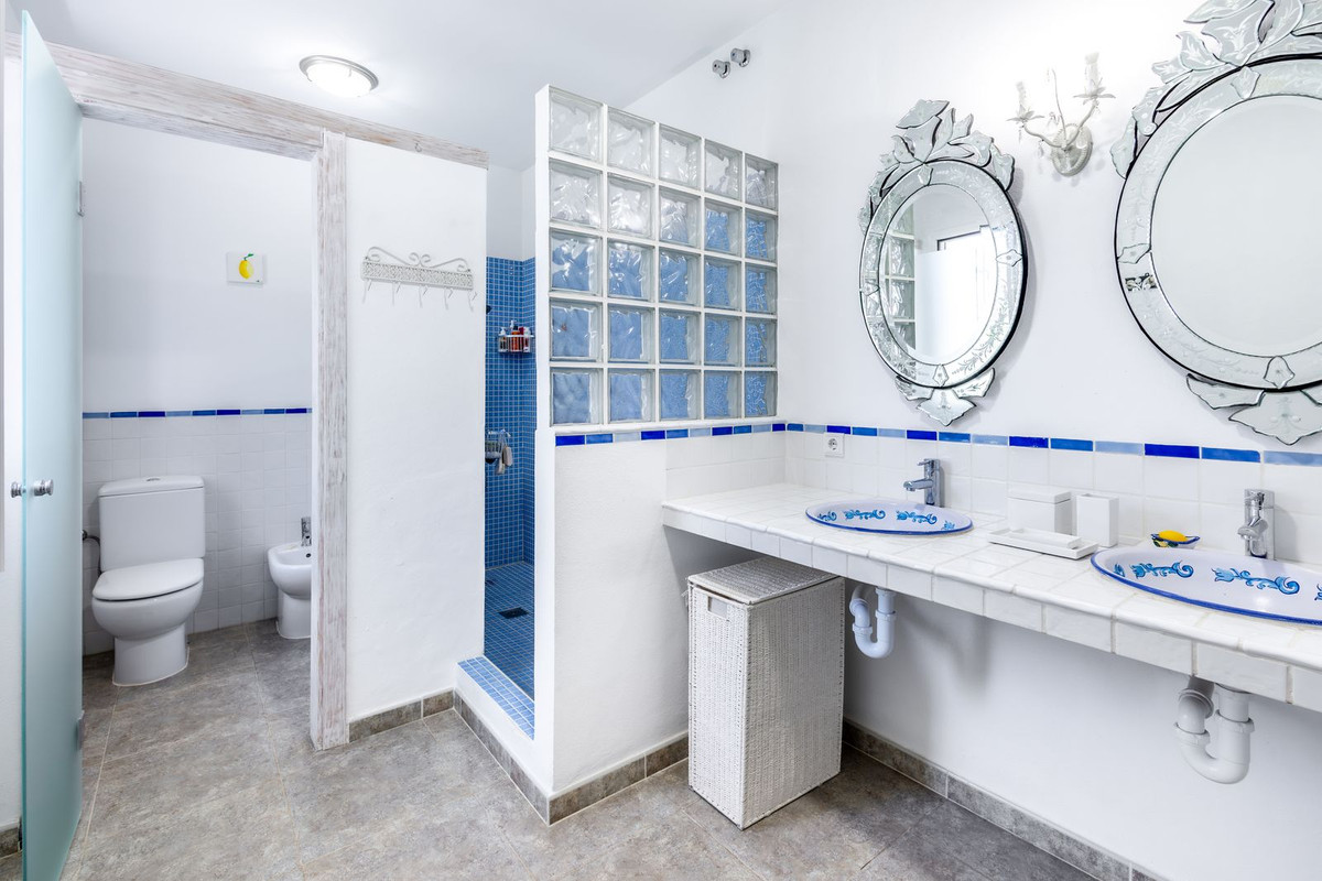 4 Bed Townhouse for sale in Alhaurín El Grande Costa Del Sol, Málaga, Spain