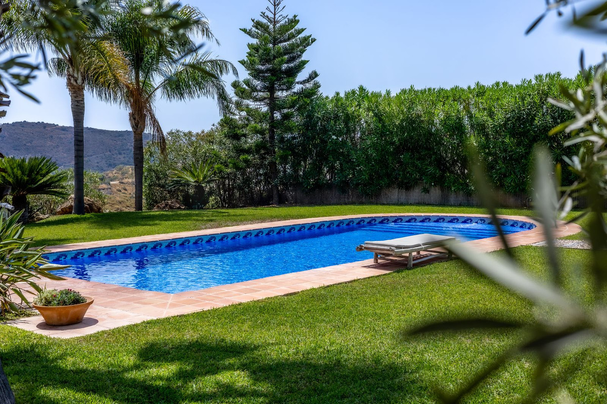 4 Bed Townhouse for sale in Alhaurín El Grande Costa Del Sol, Málaga, Spain
