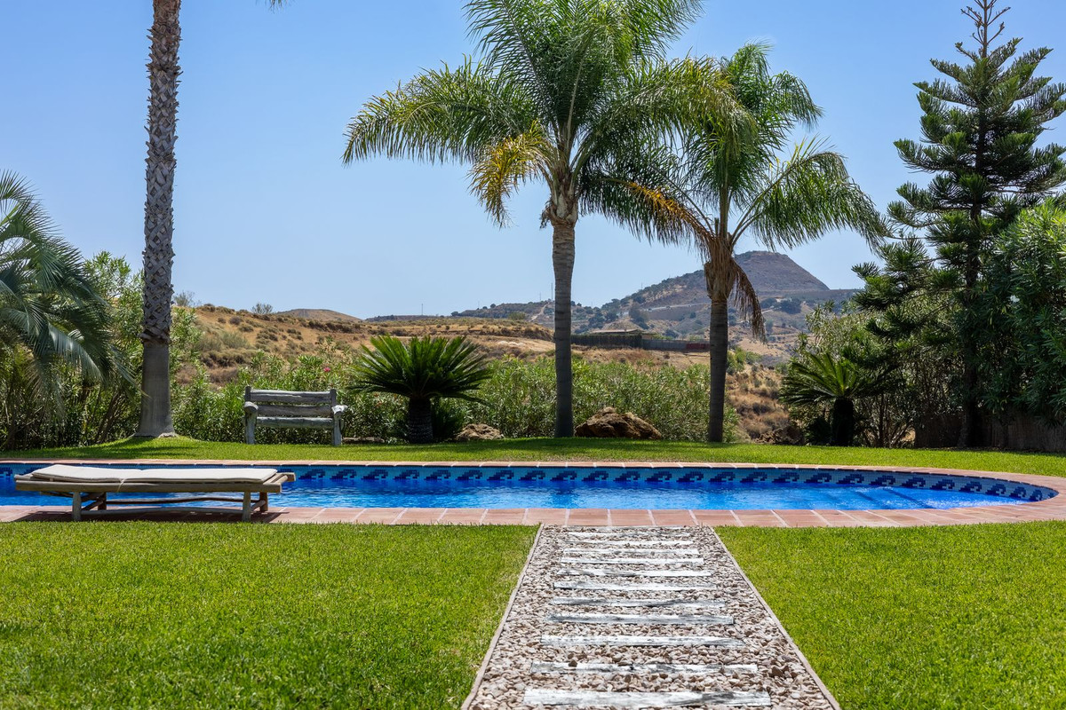 4 Bed Townhouse for sale in Alhaurín El Grande Costa Del Sol, Málaga, Spain