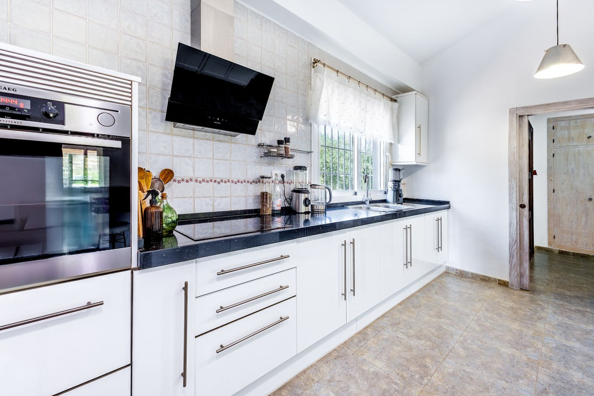 4 Bed Townhouse for sale in Alhaurín El Grande Costa Del Sol, Málaga, Spain