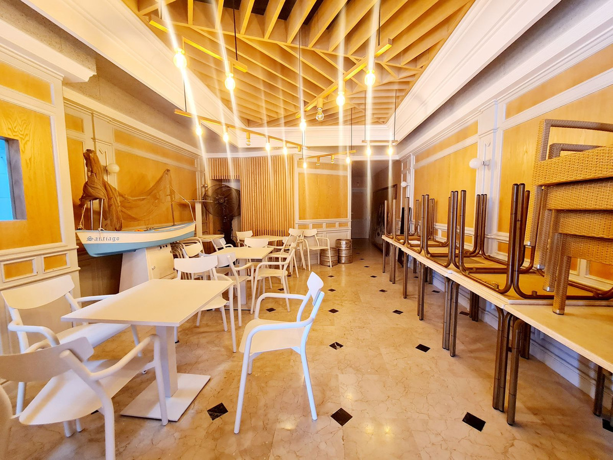 Commercial unit for sale in Marbella Costa Del Sol, Málaga, Spain