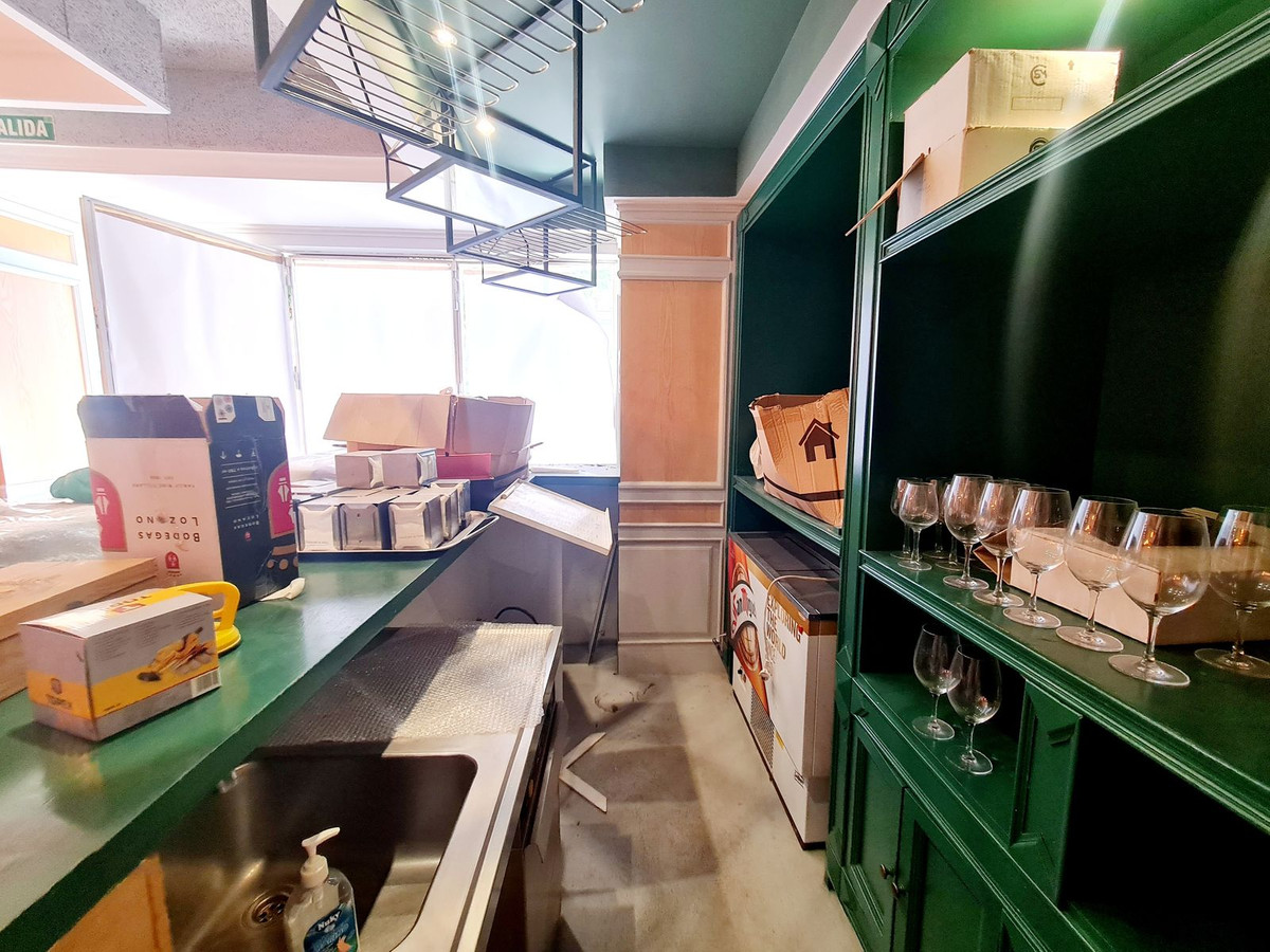 Commercial unit for sale in Marbella Costa Del Sol, Málaga, Spain