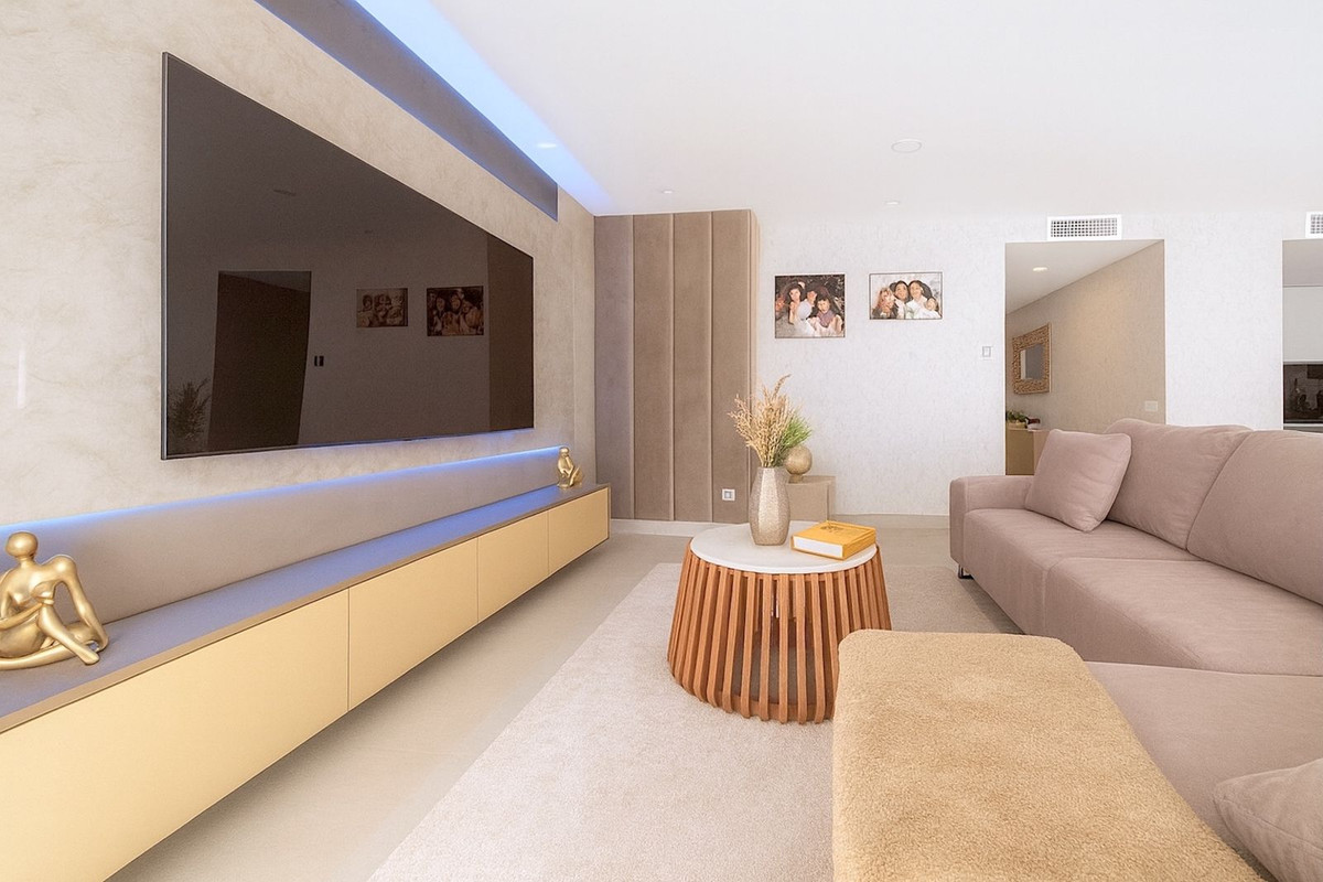 3 Bed Apartment for sale in Calanova Golf Costa Del Sol, Málaga, Spain