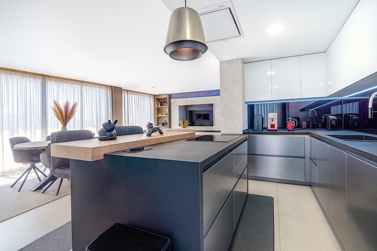 3 Bed Apartment for sale in Calanova Golf Costa Del Sol, Málaga, Spain
