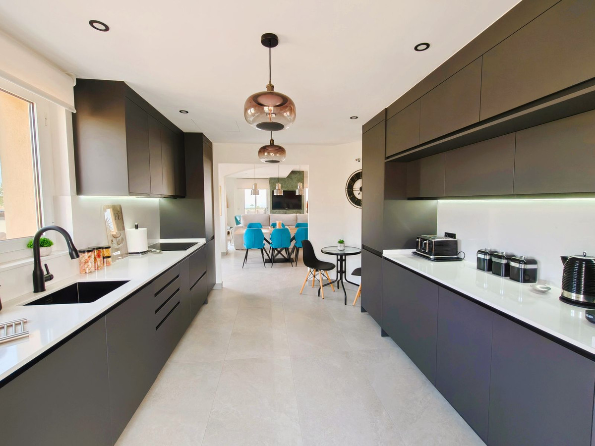 Se vende Ático Dúplex de 3 dormitorios en Costa Del Sol, Cadiz, España