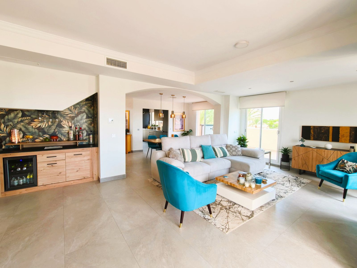 Se vende Ático Dúplex de 3 dormitorios en Costa Del Sol, Cadiz, España