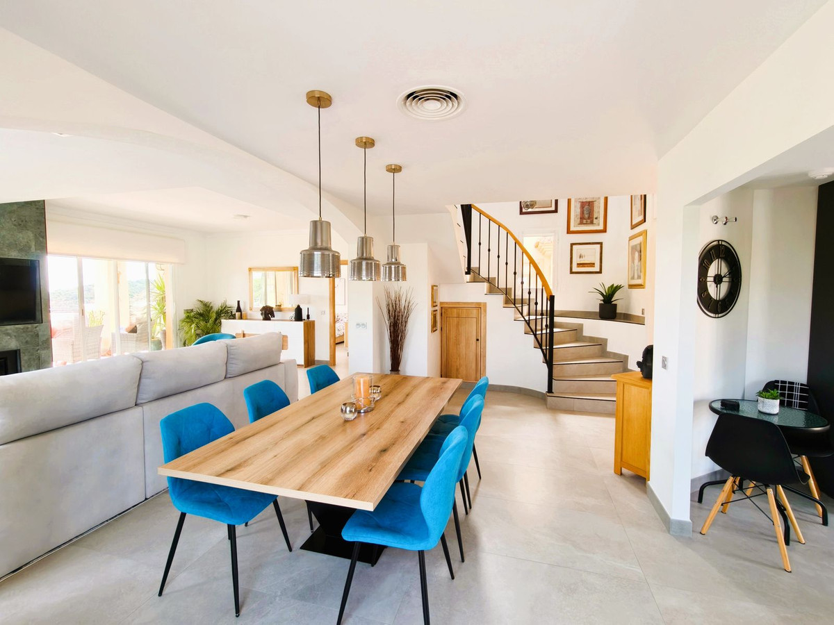 Se vende Ático Dúplex de 3 dormitorios en Costa Del Sol, Cadiz, España
