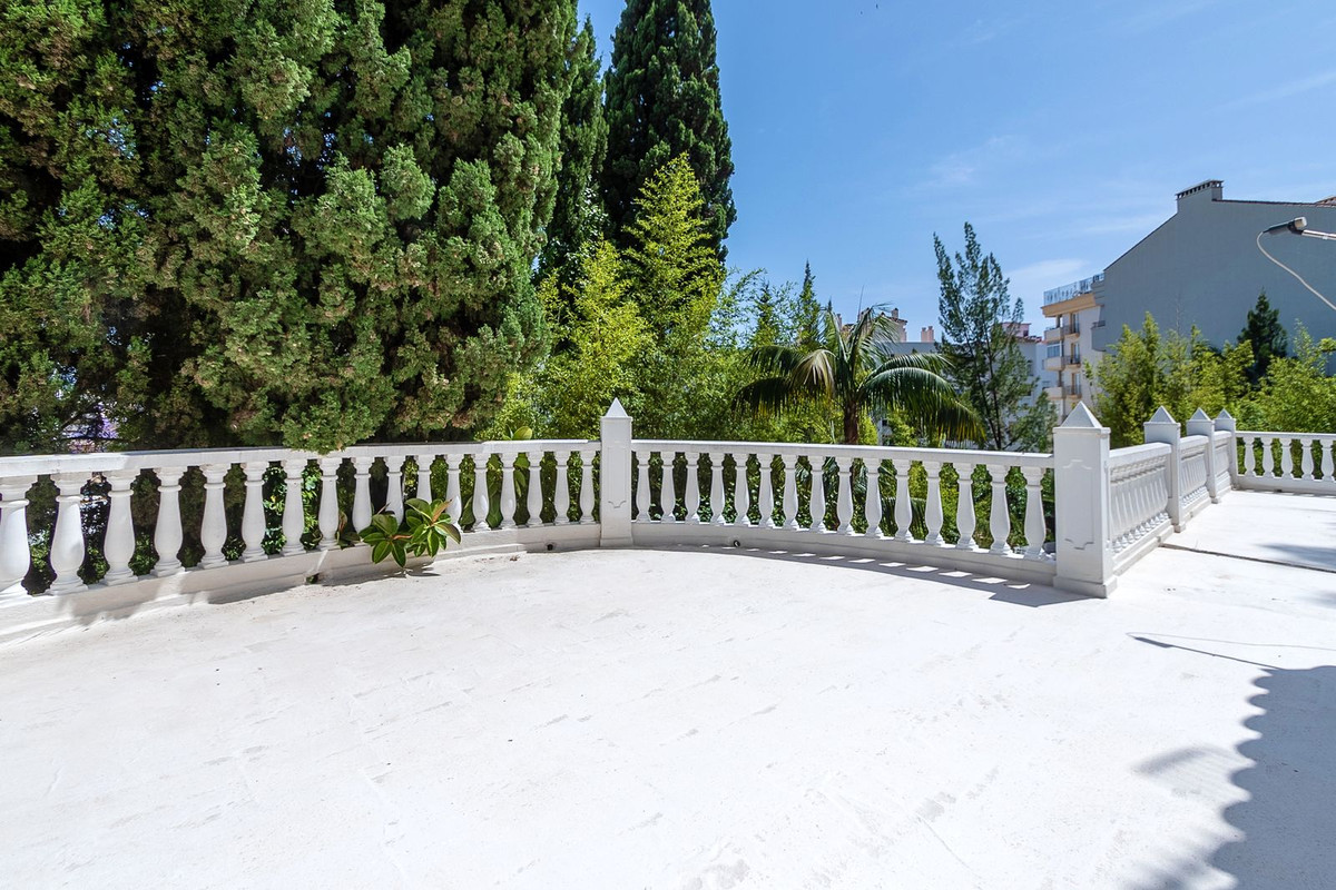 Se vende Villa - Chalet de 4 dormitorios en Costa Del Sol, Málaga, España