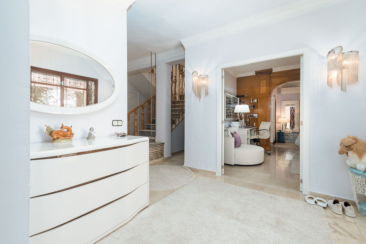 Se vende Villa - Chalet de 4 dormitorios en Costa Del Sol, Málaga, España